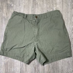 Woolrich Mens Shorts Green Garter Waist size 34 Cotton Short inseam